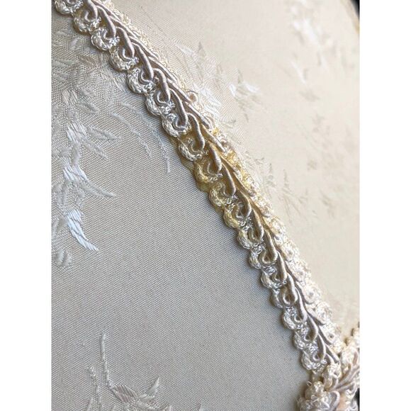 Vintage Lamp Woman's Statue Holding Fruits with Shade 27" - Picture 4 of 8